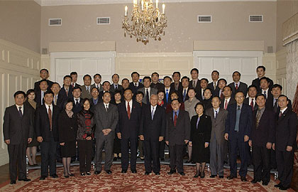 Chief Executive Tung Chee Hwa meets the delegation of China National Tourism Administration 1