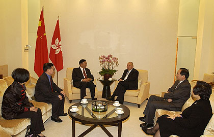 Chief Executive Tung Chee Hwa meets the delegation of China National Tourism Administration 2