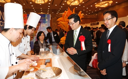 商 務 及 經 濟 發 展 局 局 長 在 東 京 推 廣 香 港 美 食  4