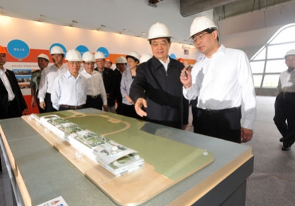 President Hu visits Kai Tak Development 2