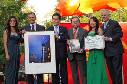 商 务 及 经 济 发 展 局 局 长 在 洛 杉 矶 推 广 香 港 商 机 和 旅 游 业  8