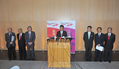 行 政 长 官 在 经 济 发 展 委 员 会 第 二 次 会 议 後 会 见 传 媒 